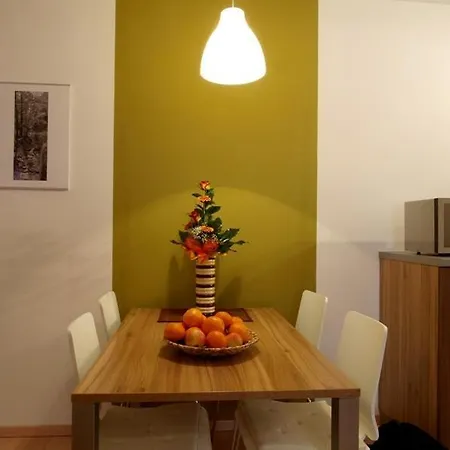 A Restaurace Sklar Πανσιόν *