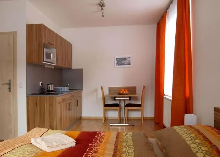 A Restaurace Sklář Penzion 3*